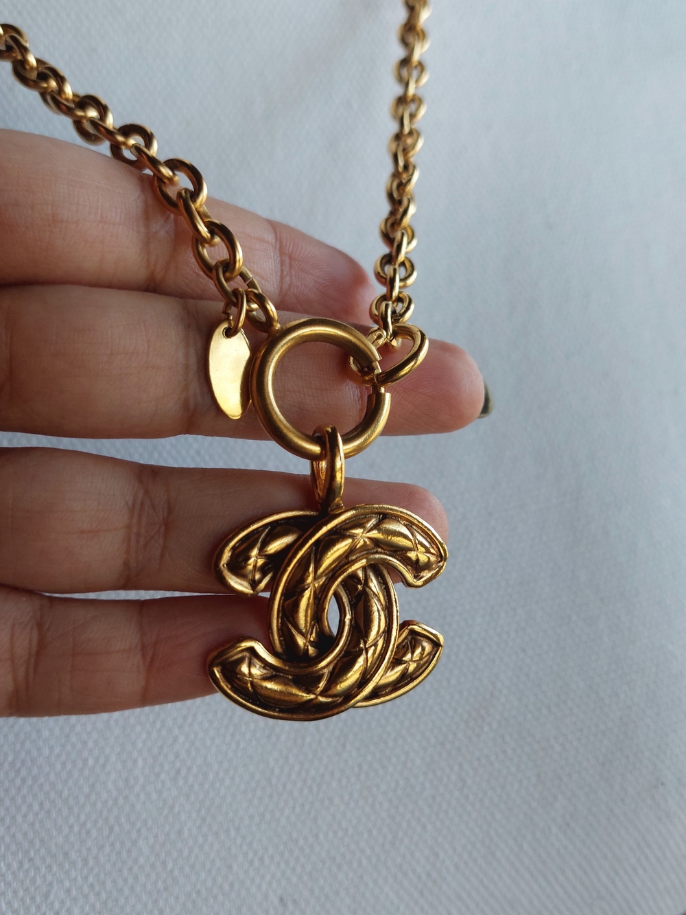 Authentic Chanel Necklace w Interlocking Logo w Box - Picture 5 of 11
